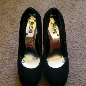 Trash 7.5 Wide black Heels